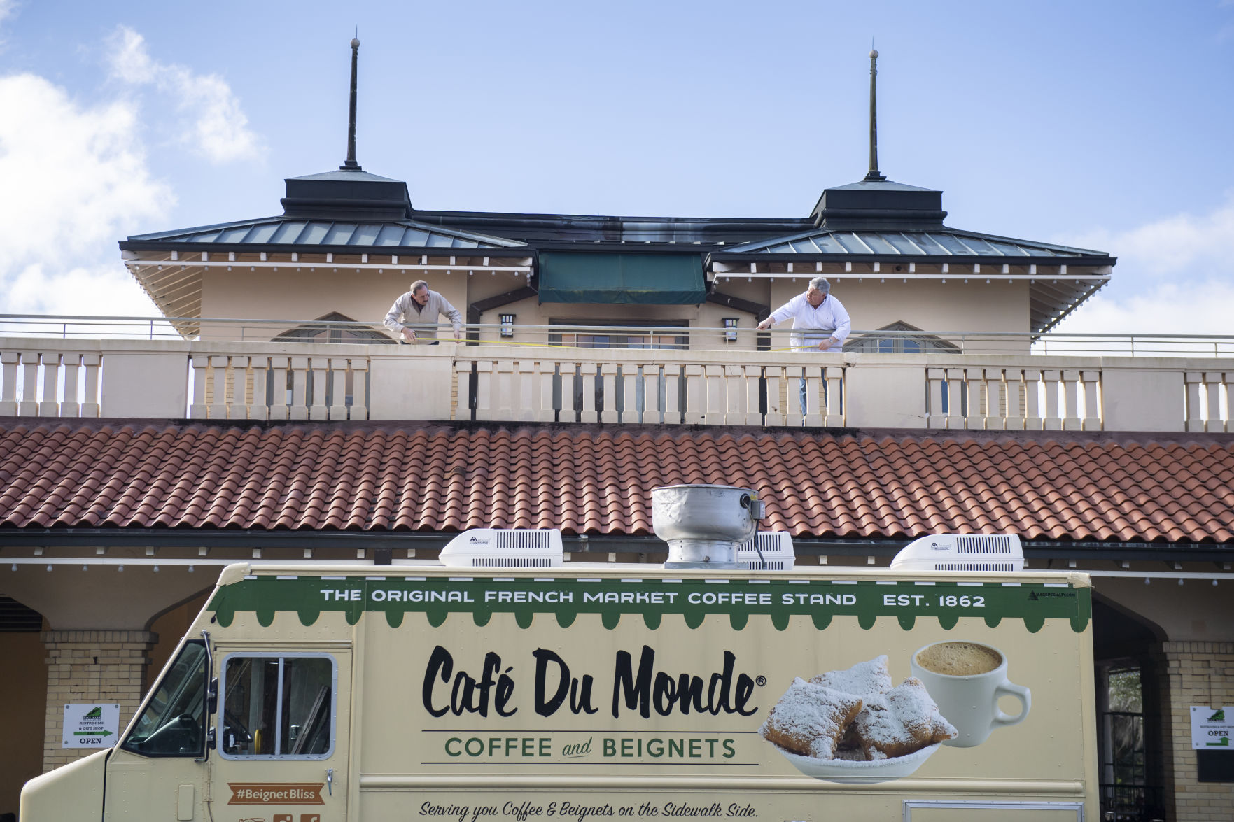 NO.cafedumondetruck.adv.cg_14.JPG